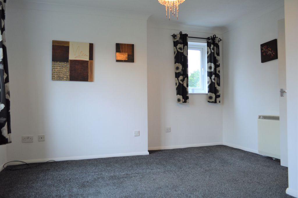Property photo 3 of 5