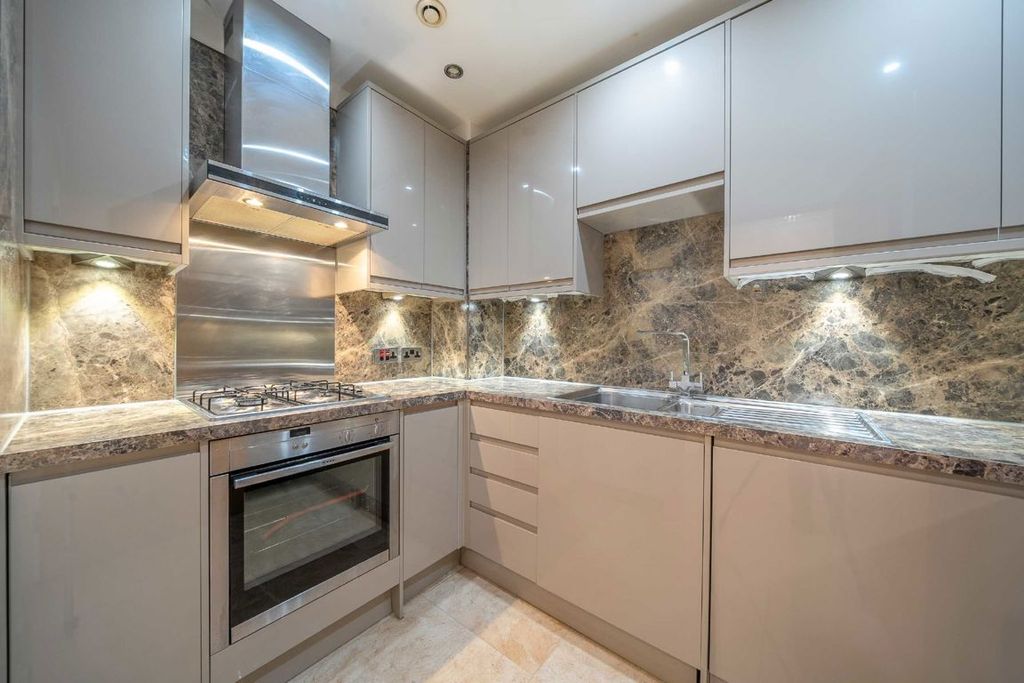 Property photo 2 of 5