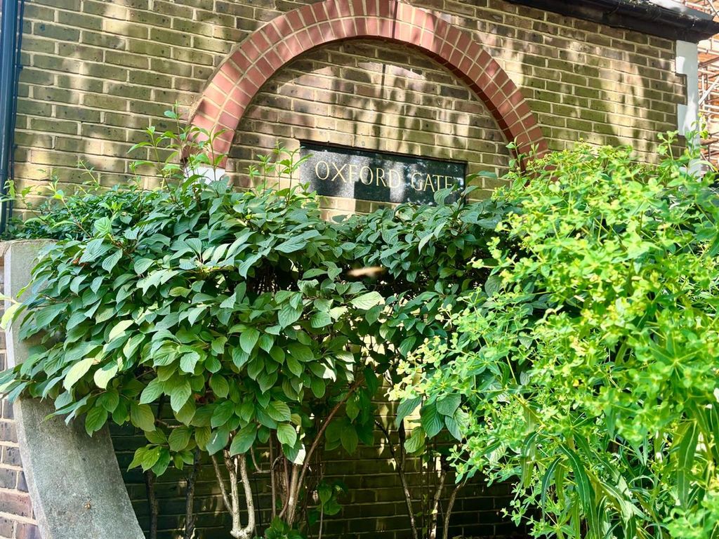 Property photo 3 of 7 Oxford Gate F.Jpeg