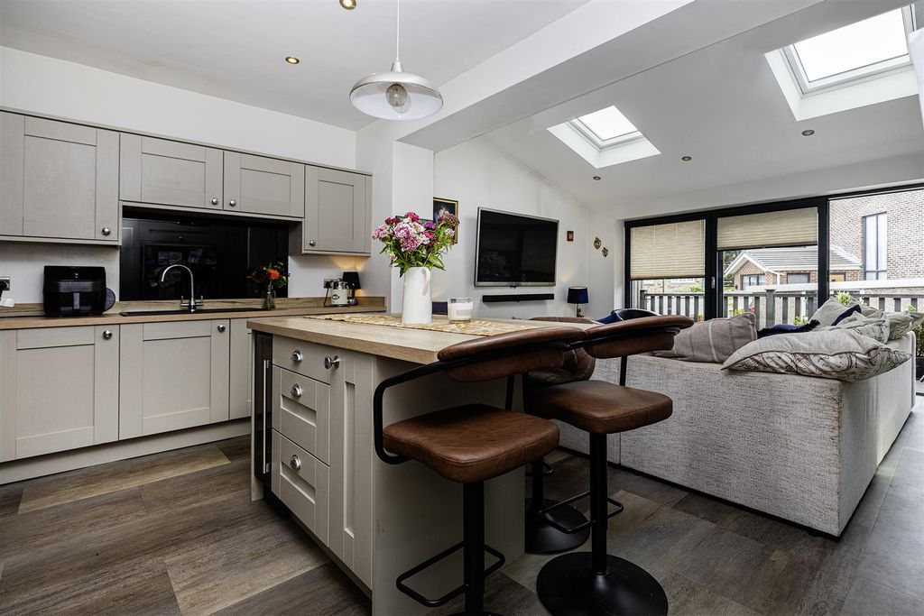Property photo 2 of 41 Kitchen/Living/Dining Area