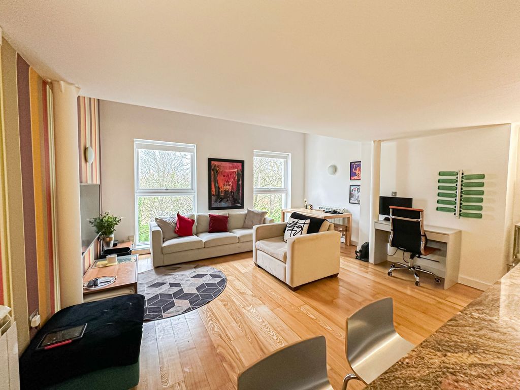 Property photo 3 of 11