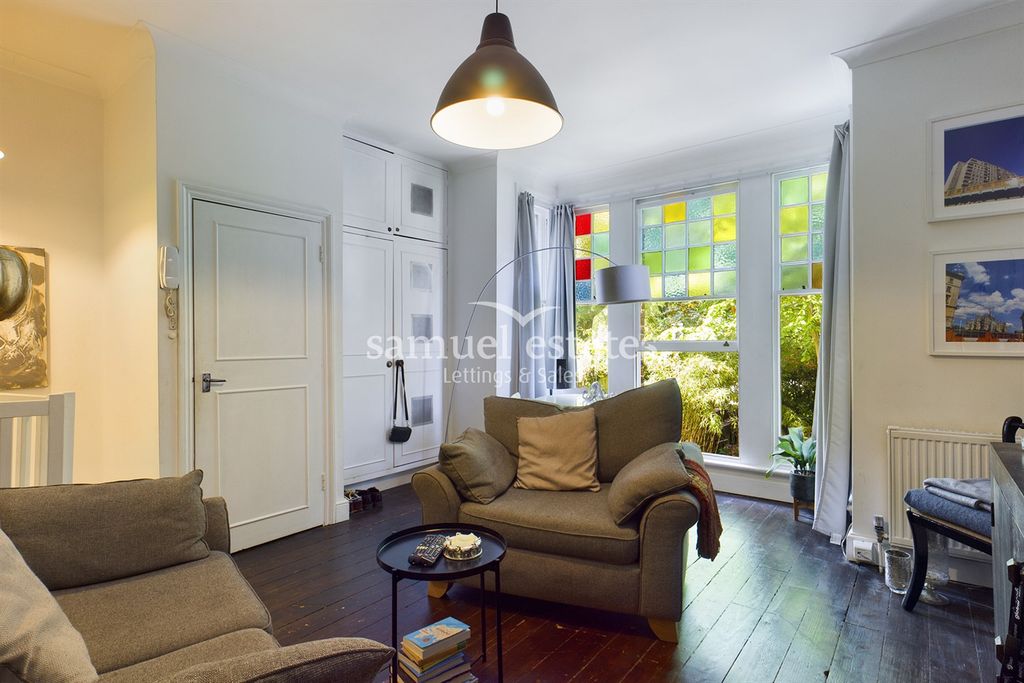 Property photo 3 of 14 Living Room