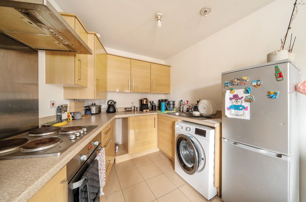 Property photo 2 of 11 1328635-9-6881017...