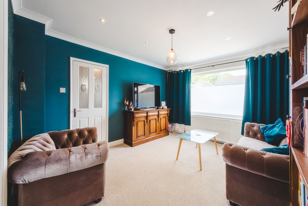 Property photo 2 of 28 5067201