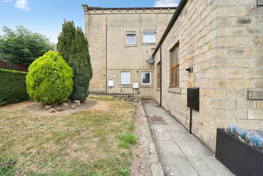 Property photo 2 of 11