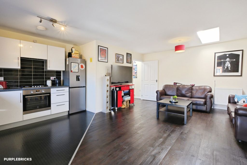 Property photo 2 of 24