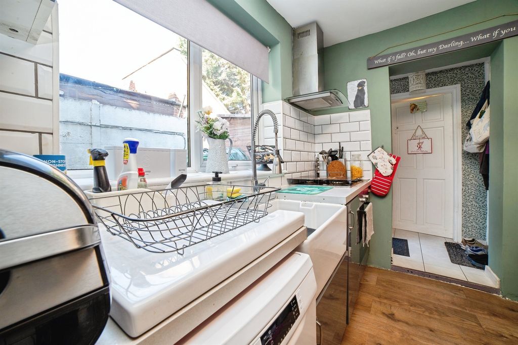 Property photo 3 of 25