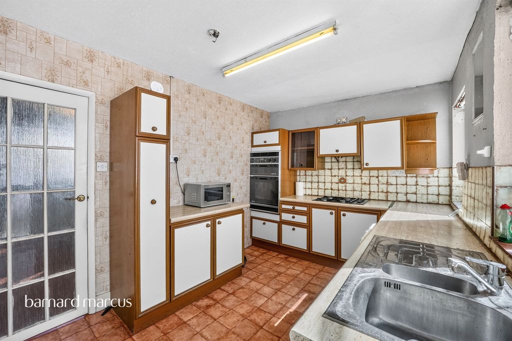 Property photo 1 of 20