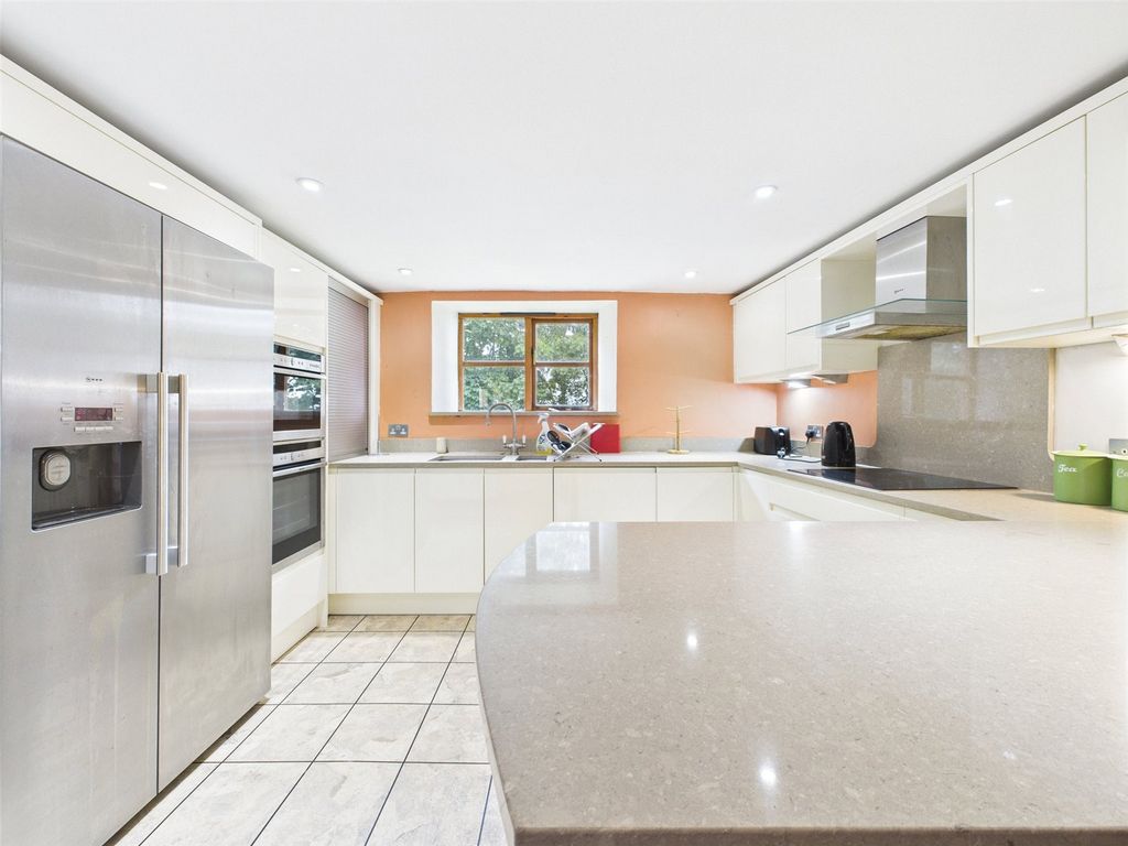 Property photo 3 of 40 Picture No. 26