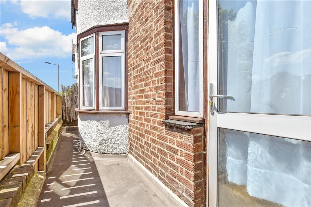 Property photo 1 of 10 Balcony / Terrace