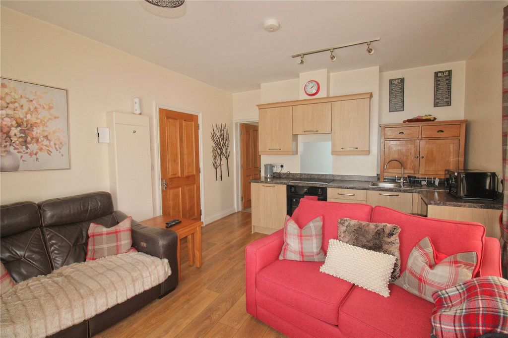 Property photo 3 of 12 Picture No. 13