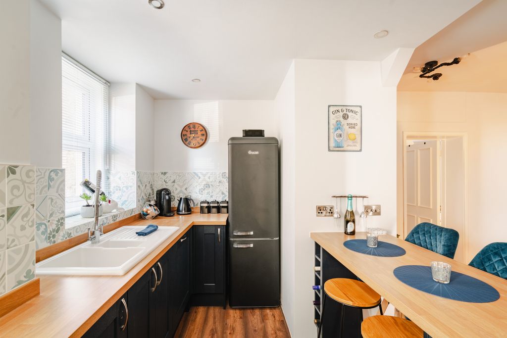 Property photo 3 of 20 7