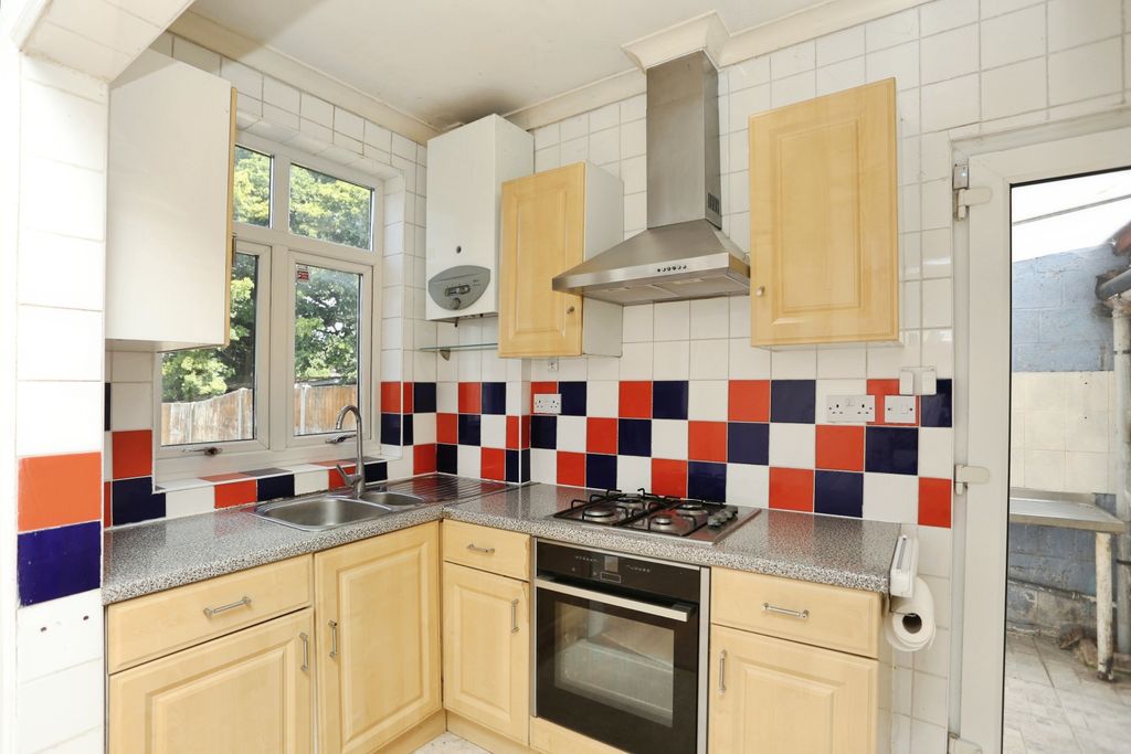 Property photo 3 of 11