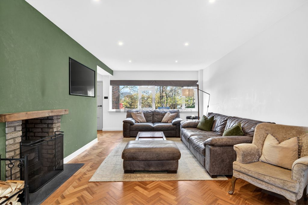 Property photo 3 of 25 Www.Steelelondon.Co.uk 01