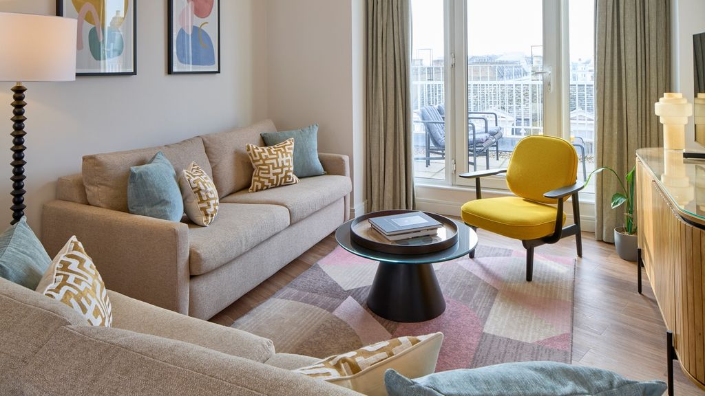 Property photo 3 of 14 Living Room