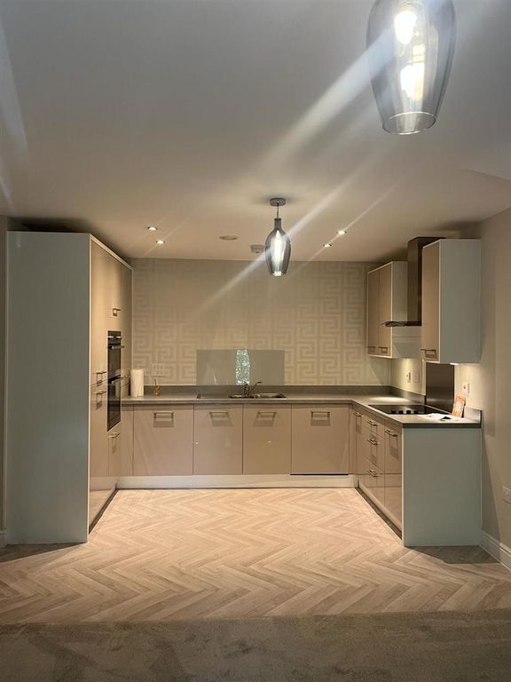 Property photo 1 of 11 Kitchen 4.Jpg