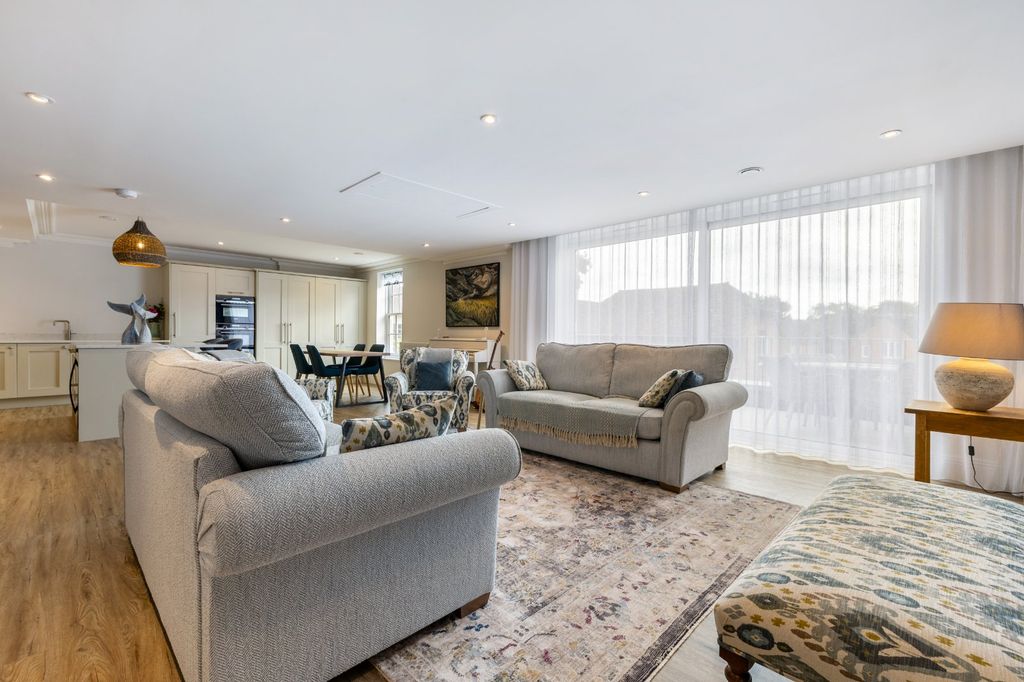 Property photo 1 of 16 Reception Room