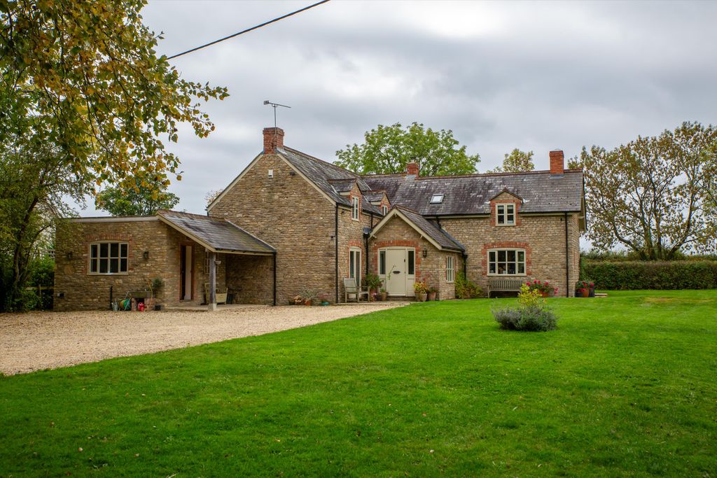 Property photo 1 of 21 Image