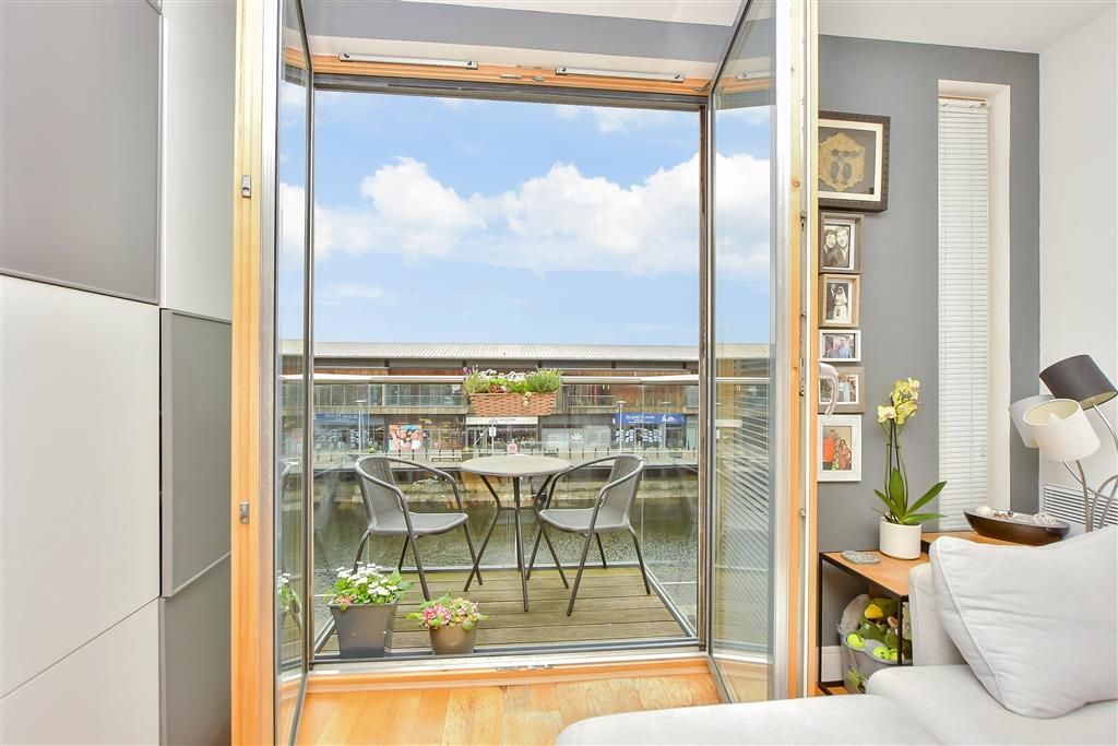 Property photo 3 of 13 Balcony / Terrace