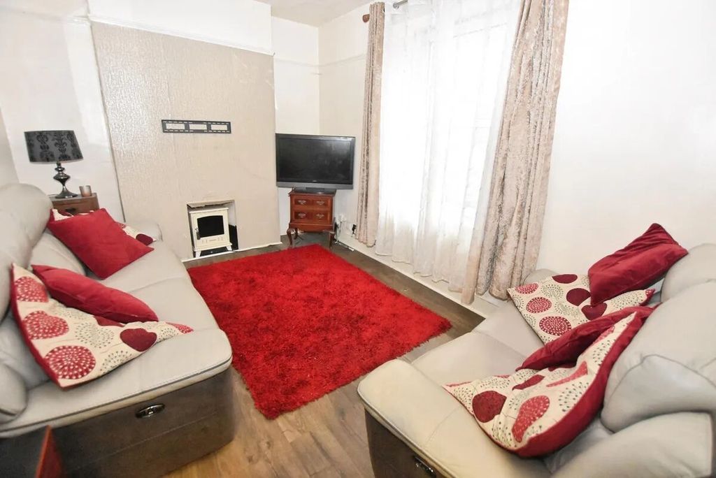 Property photo 2 of 13 Picture 2