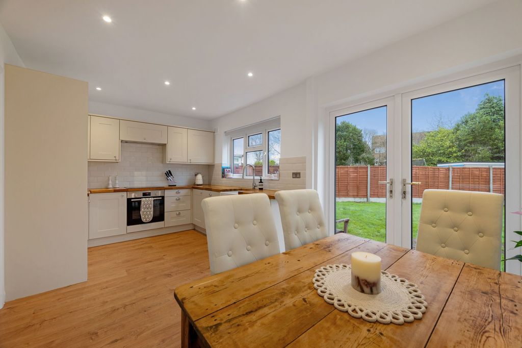 Property photo 2 of 30