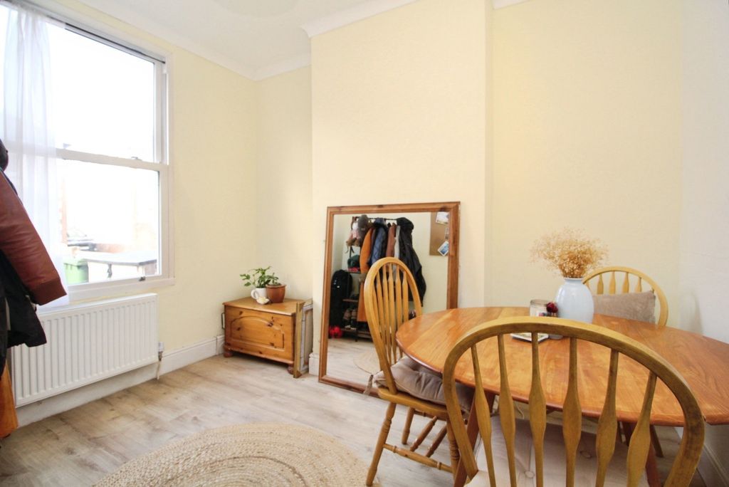 Property photo 3 of 24