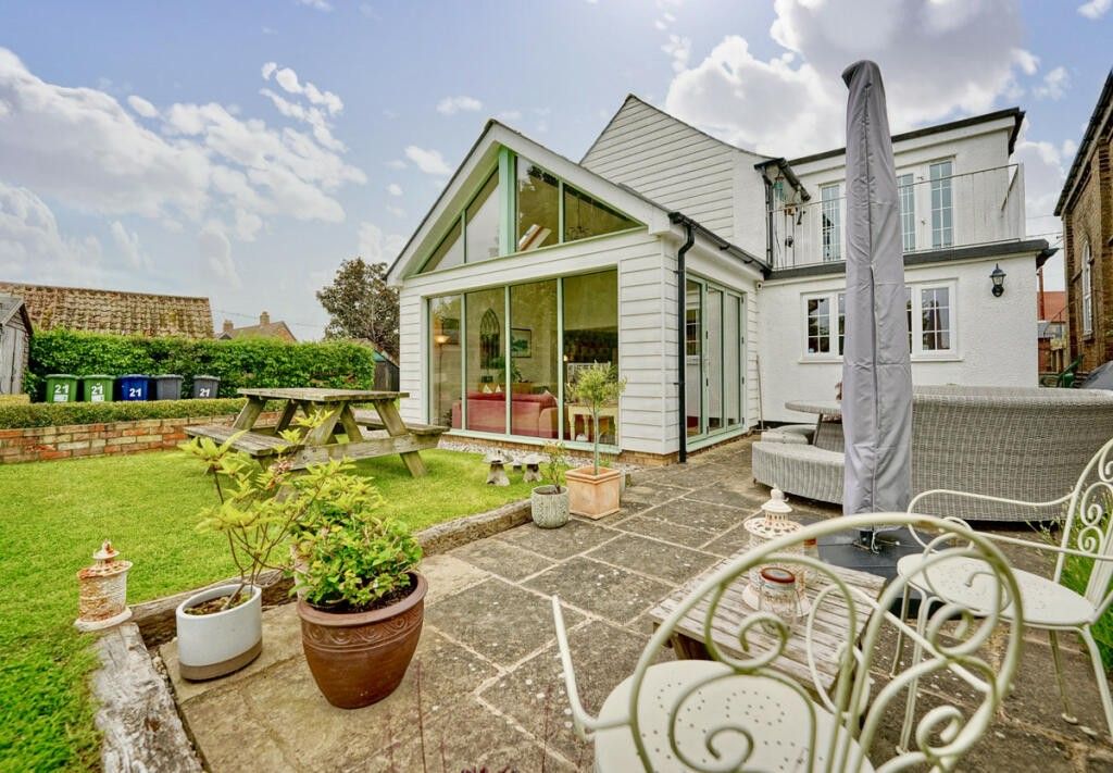 Property photo 1 of 19