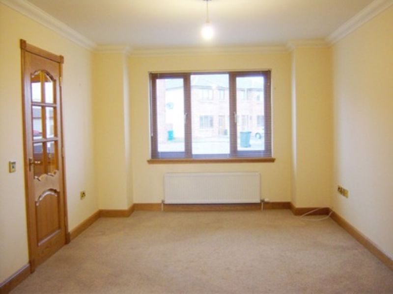 Property photo 2 of 17 Lounge