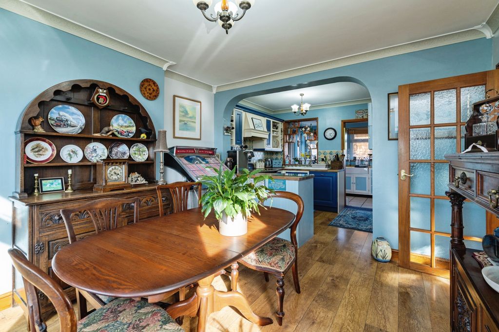 Property photo 3 of 25 Dining Room