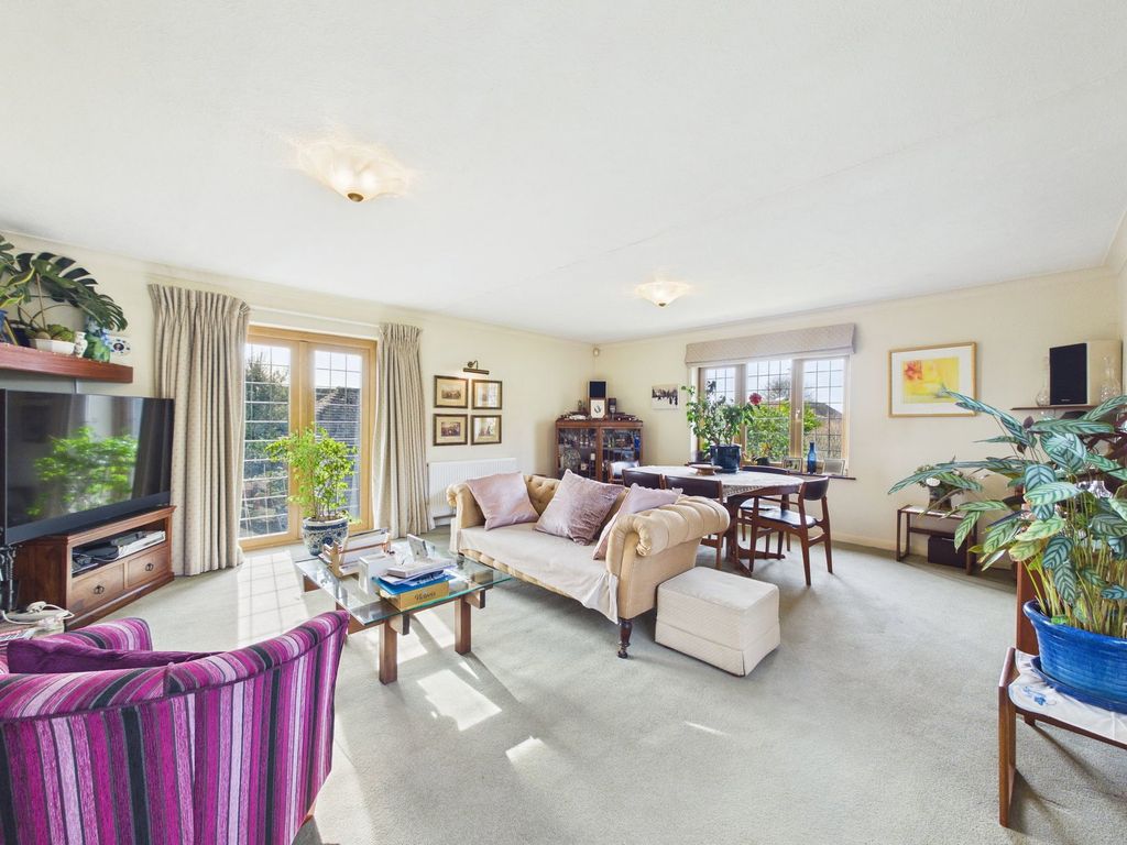 Property photo 2 of 24