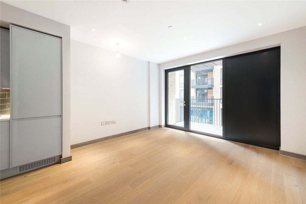 Property photo 3 of 6