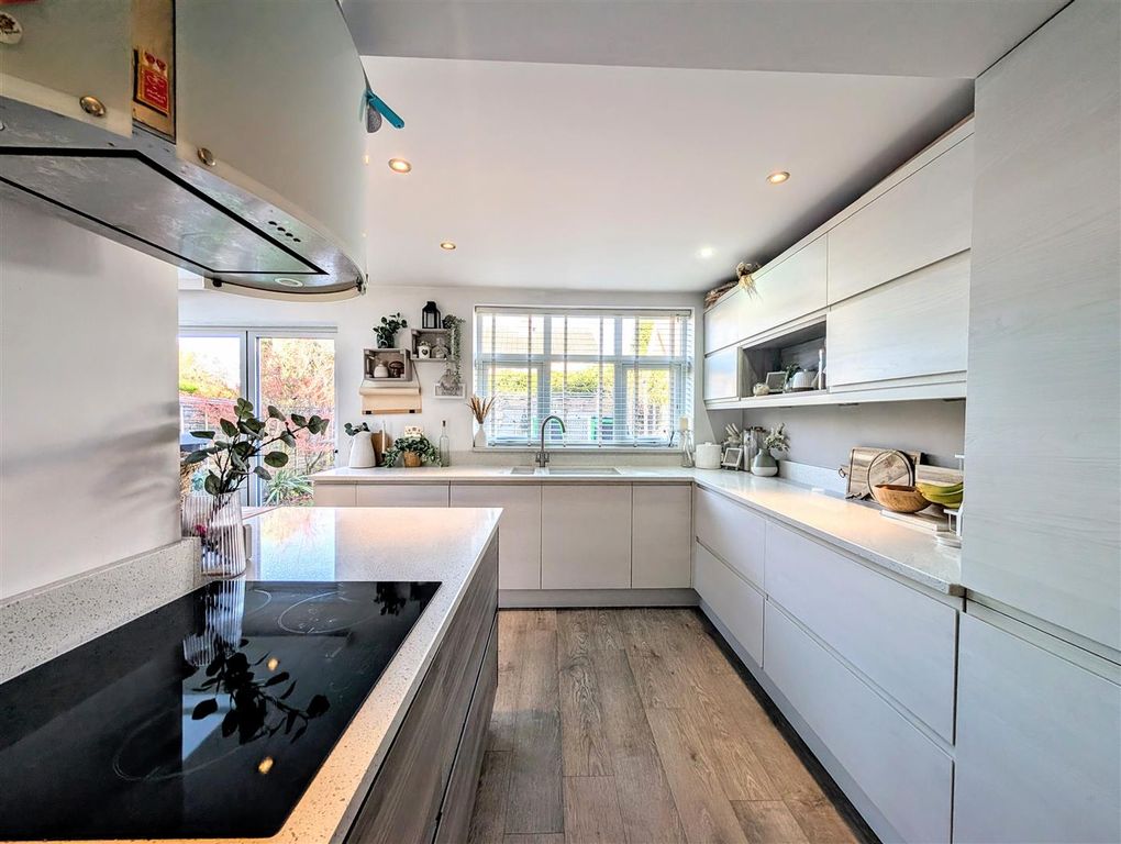 Property photo 2 of 21 Kitchen 1.Jpg