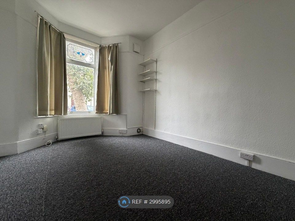 Property photo 3 of 7
