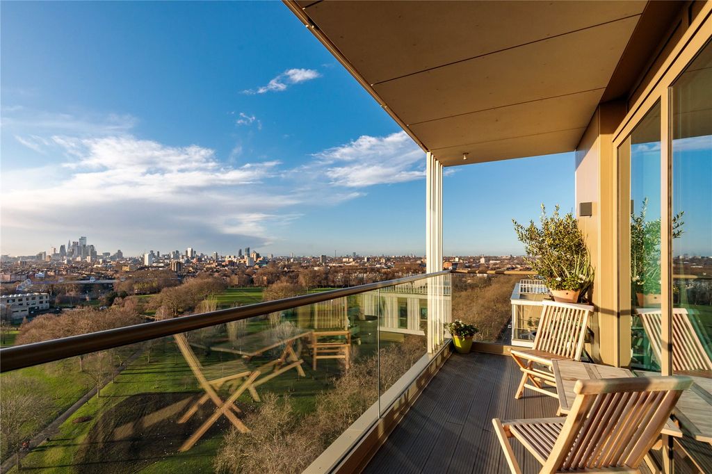 Property photo 3 of 46 Balcony