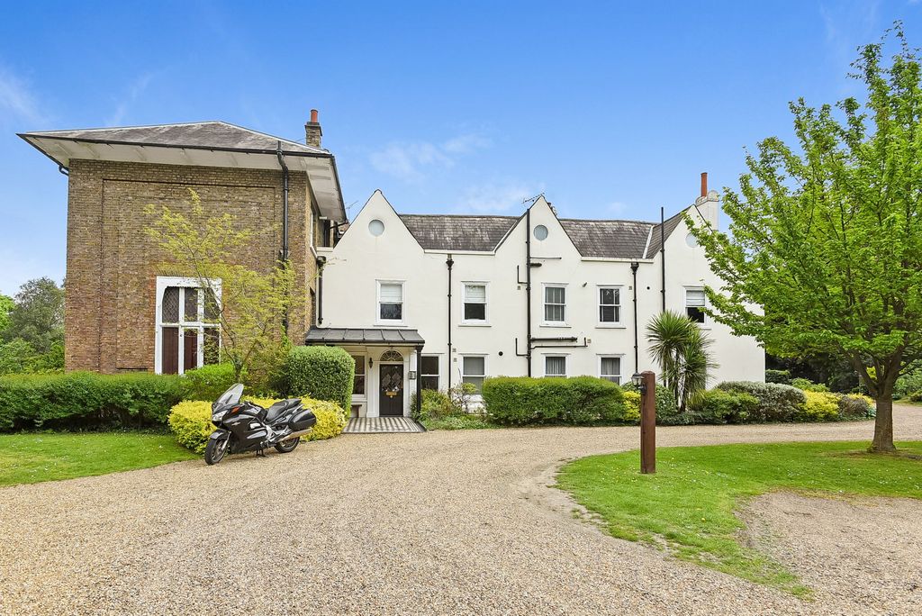 Property photo 1 of 13 External