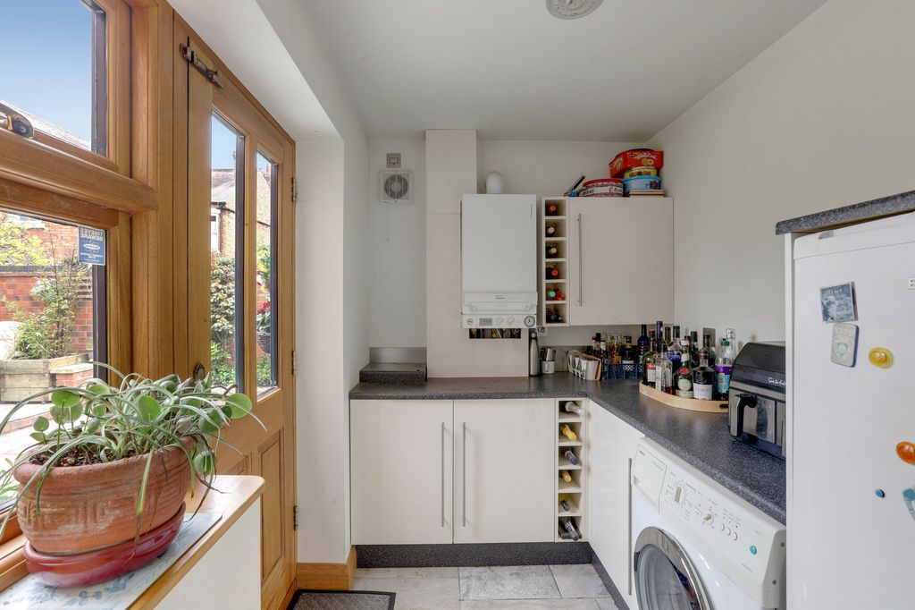 Property photo 3 of 24