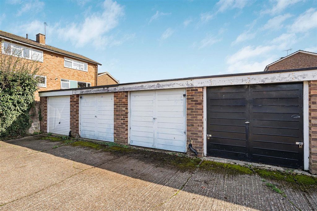 Property photo 1 of 3