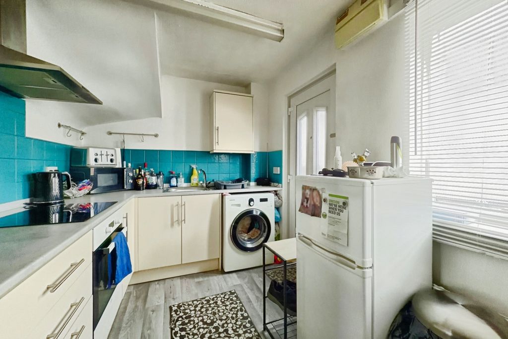 Property photo 2 of 7 4679594