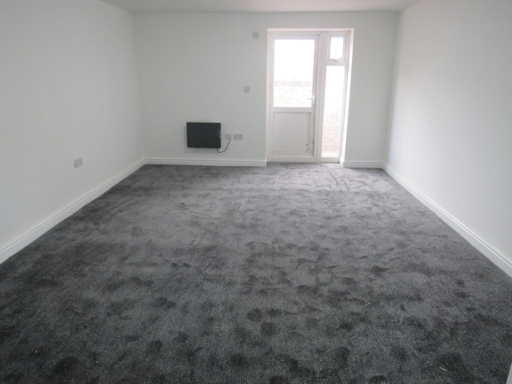 Property photo 2 of 3