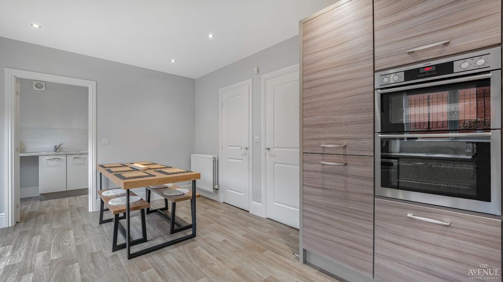 Property photo 3 of 21 4884356