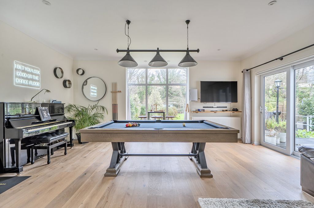 Property photo 1 of 45 1401664-21-69721c...