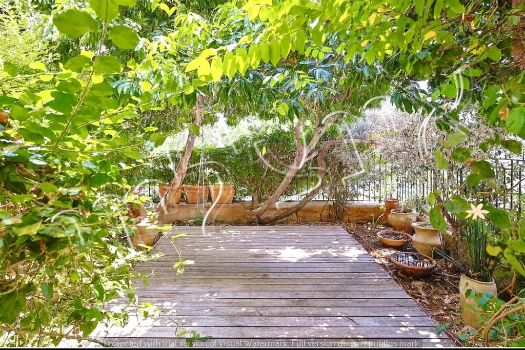 Property photo 3 of 5