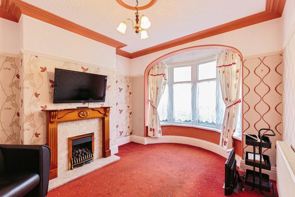 Property photo 3 of 17 Pbox-Img.Jpg