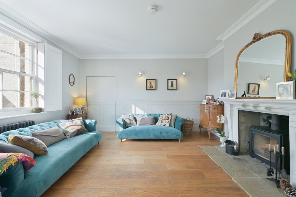 Property photo 2 of 26 Drawing Room