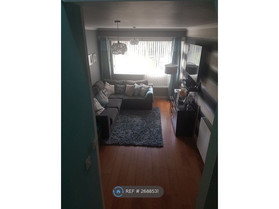 Property photo 3 of 19 Living Room