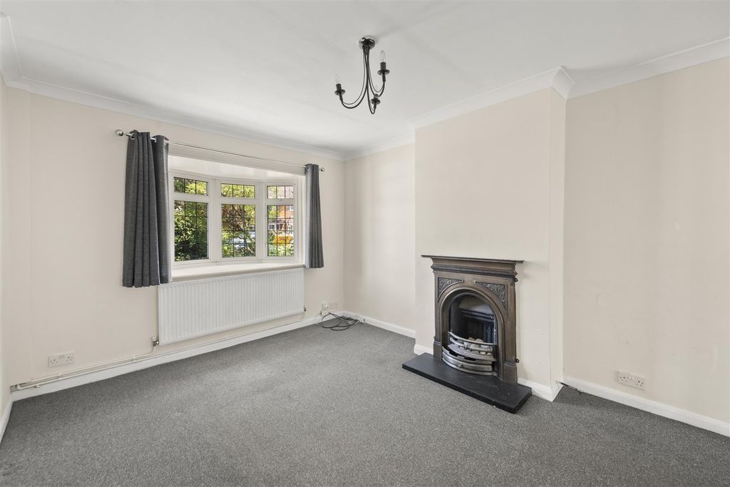 Property photo 3 of 18