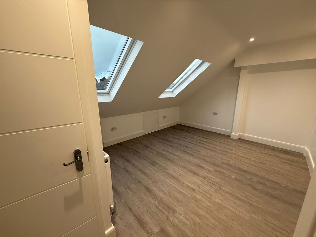 Property photo 1 of 13 Bedroom