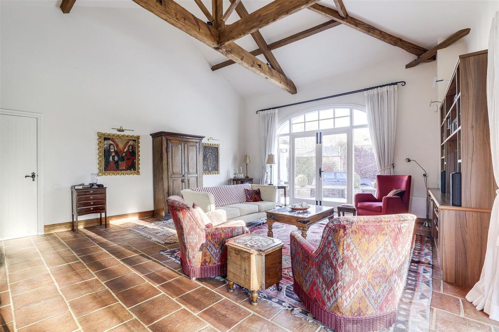 Property photo 2 of 35