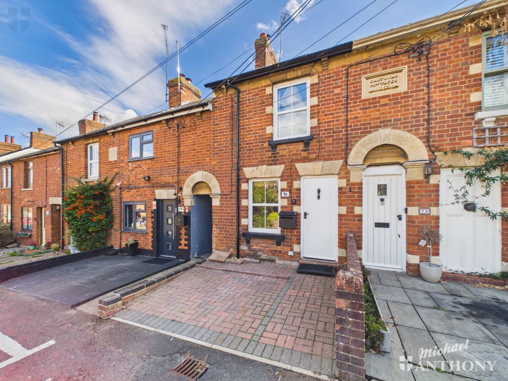 Property photo 1 of 14 Cam03218G0-Pr1171-Still012