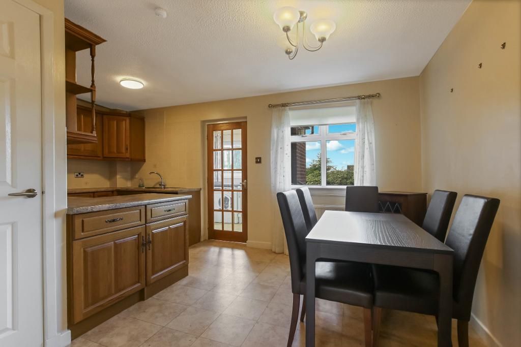 Property photo 3 of 19 Kitchen/Dining